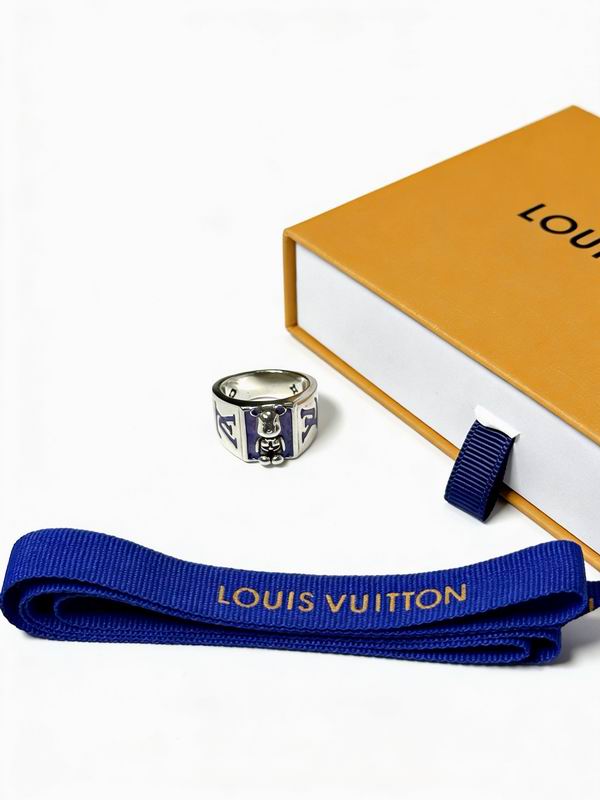 LV Ring 06yxs19